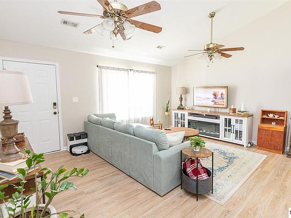 3rd image of 110 W Tuscany Ct