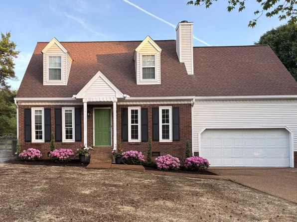 2758 Douglas Ln, Thompsons Station, TN 37179