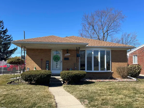 28679 Palm Beach Dr, Warren, MI 48093