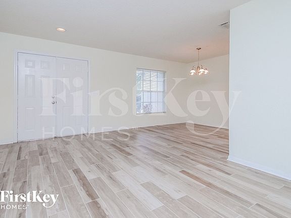 3rd image of 17006 Falconridge Rd