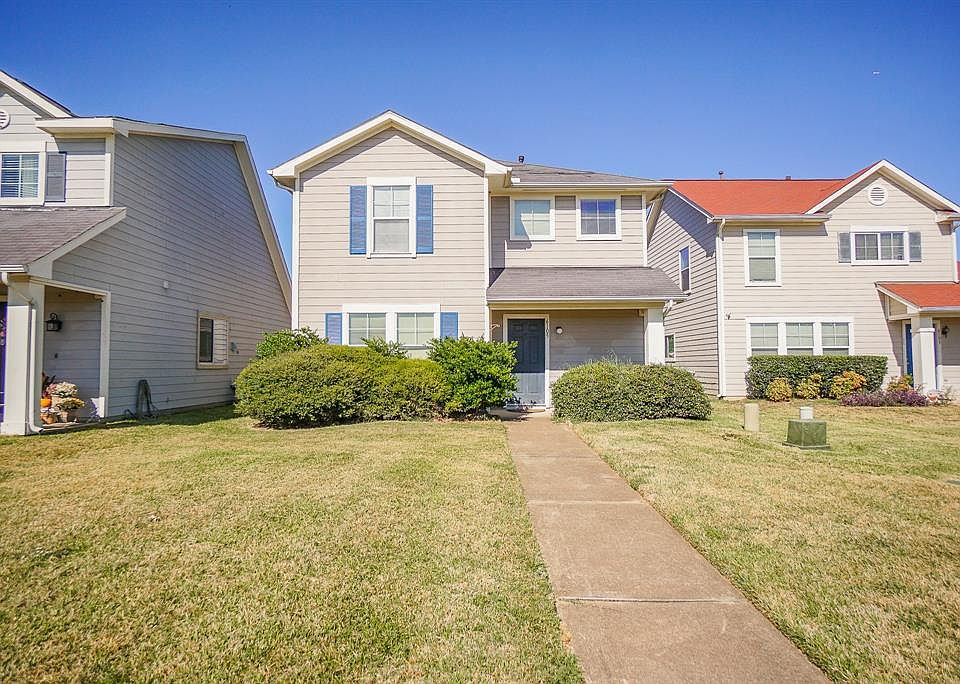 1st image of 6105 Settlers Square Ln