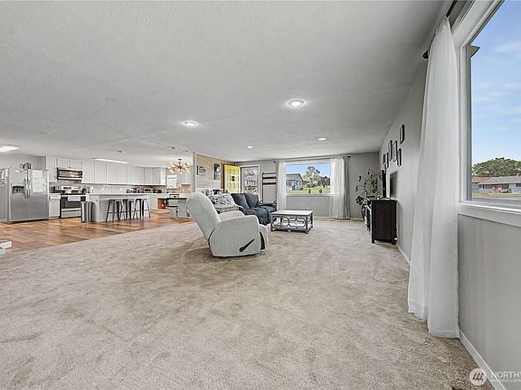 3rd image of 337 N Clark Road