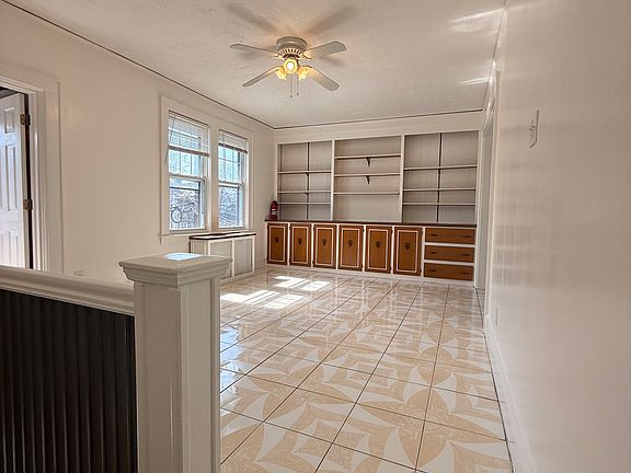 3rd image of 17 Elmwood Ave APT 2