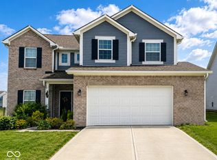 1669 N Clearwater Dr, Greenfield, IN 46140