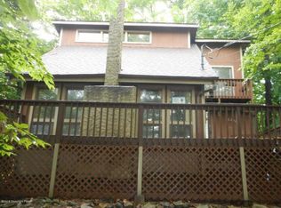 2530 Waterfront Dr, Tobyhanna, PA