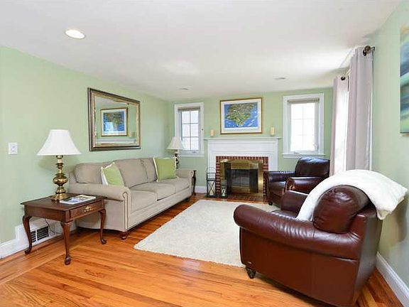 4th image of 83 Parkway Dr