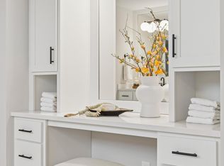 5527 Scenic Loop Run, Victoria, MN 55386