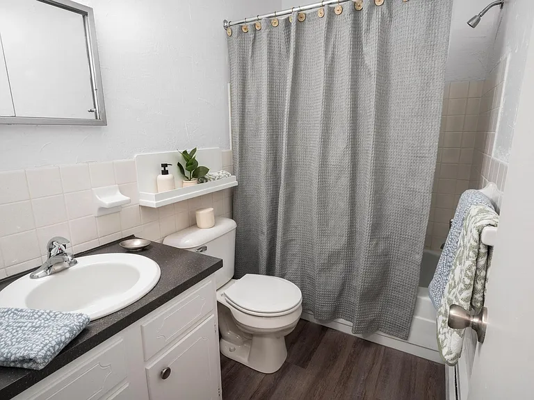 Parkview Manor — Photo 10