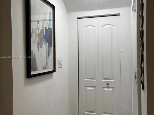 6445 SW 130th Pl APT 605, Miami, FL 33183