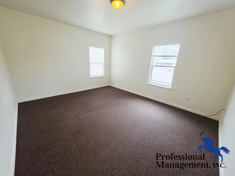 4115 State Ave — Photo 3