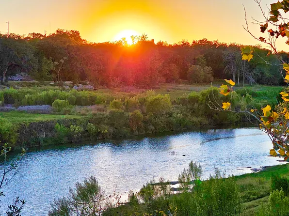 1647 Rio Ranchero, Pipe Creek, TX 78063
