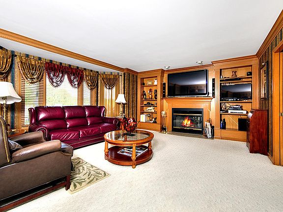 3rd image of 7061 Highpoint Blvd