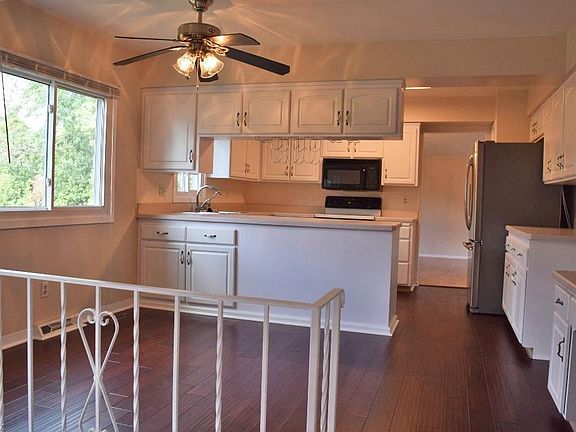 2nd image of 4793 Lindsey Ln