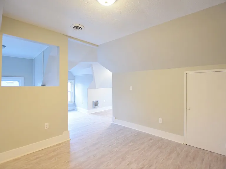 1002 N Aurora St — Photo 52