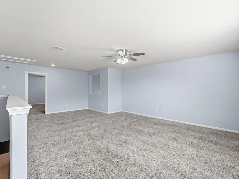 719 Longstreet Dr — Photo 9