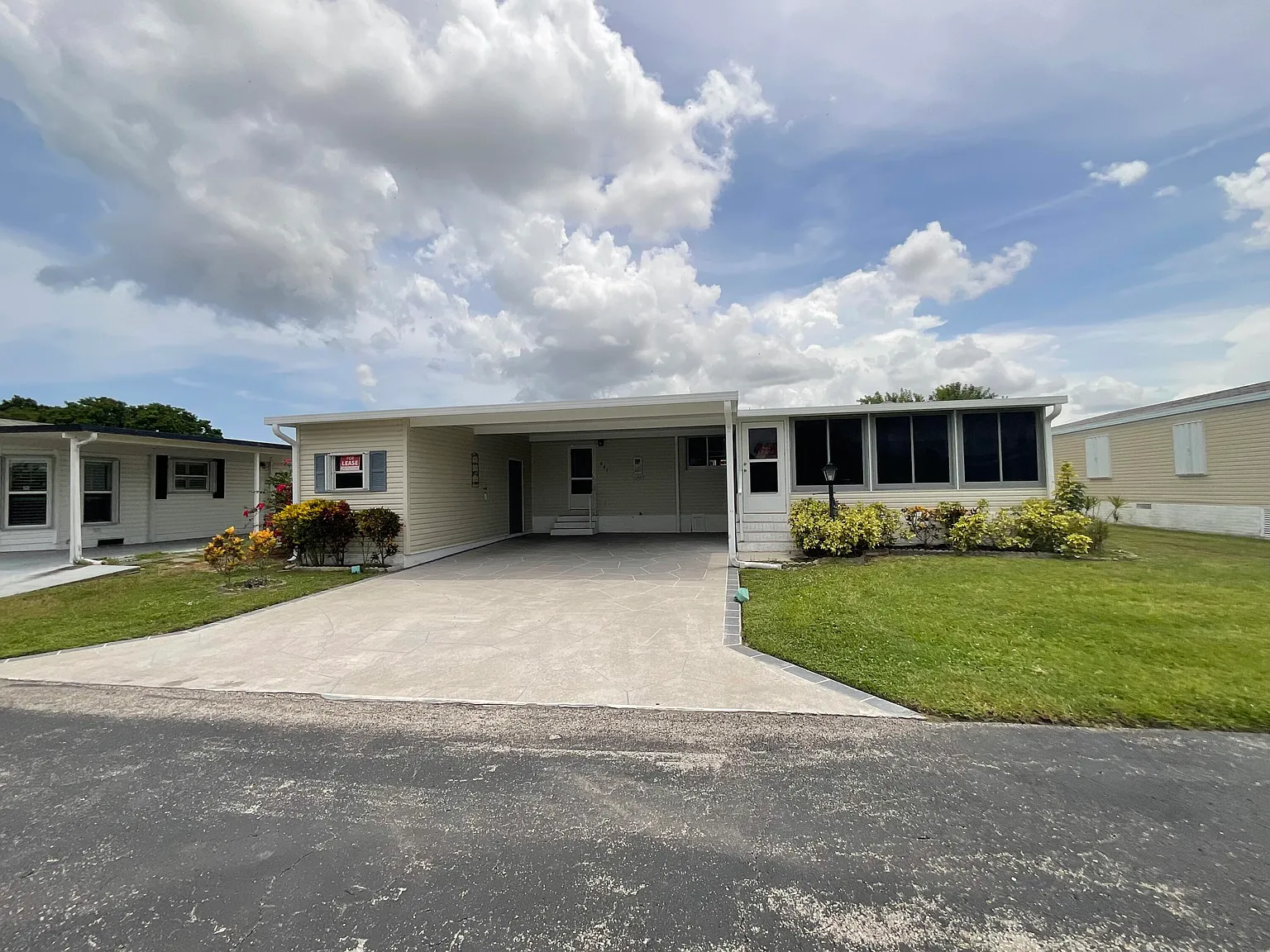 2 bed, 2.0 bath, 1520 sqft, $2,300 — Photo 1