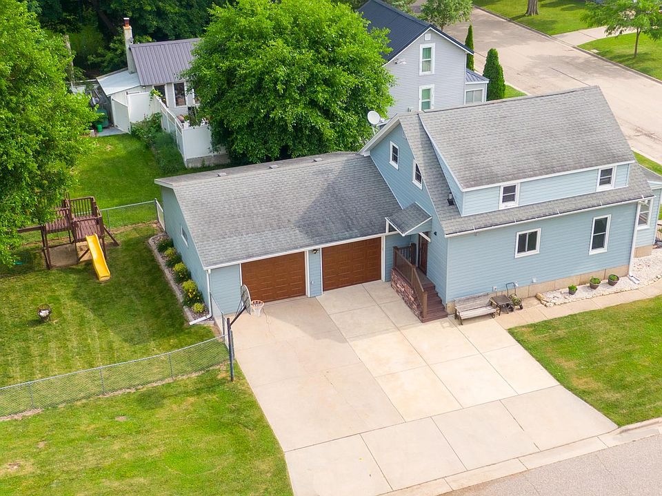 1st image of 621 Dallas St