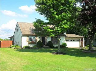 977 E Alaura Dr, Alden, NY 14004