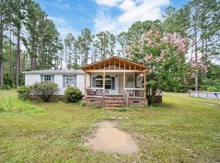 64 Favor Rd, Camden, SC 29020