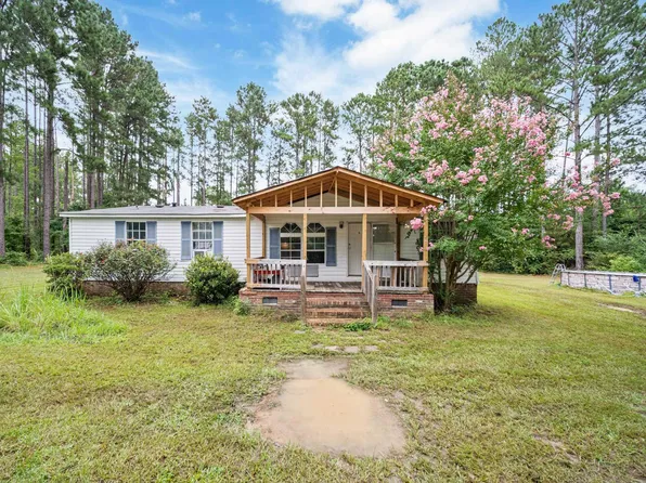 64 Favor Rd, Camden, SC 29020