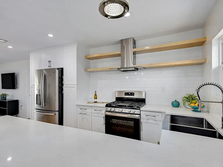 403 Krebs Ln — Photo 8