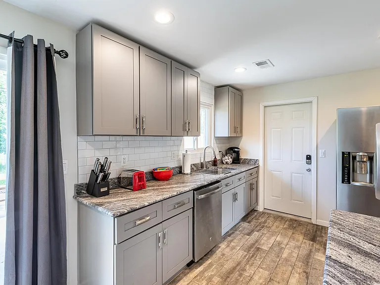 8743 Leslie Dr — Photo 9