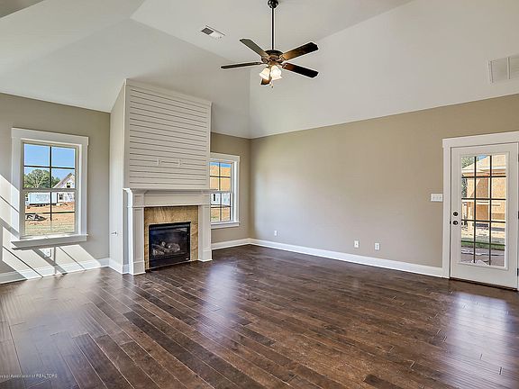 5th image of 1179 Pettigrew Dr