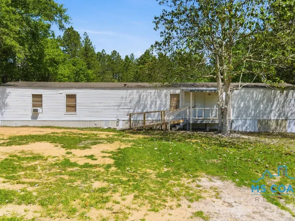 2076 Pine Hill Rd, Kiln, MS 39556