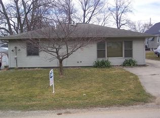 114 E Vinton St, Coggon, IA