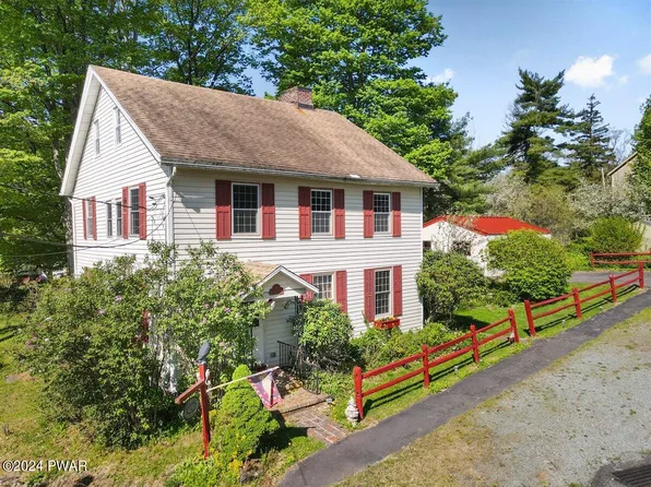 11 Old Wayne St, Bethany, PA 18431