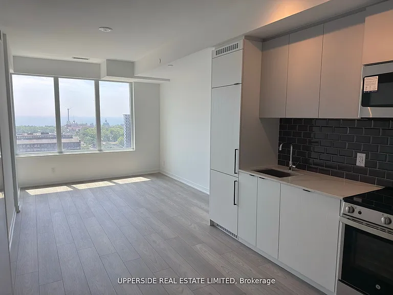 285 Dufferin St #1016 — Photo 3