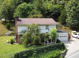 5854 State Route 1426, Dana, KY 41615