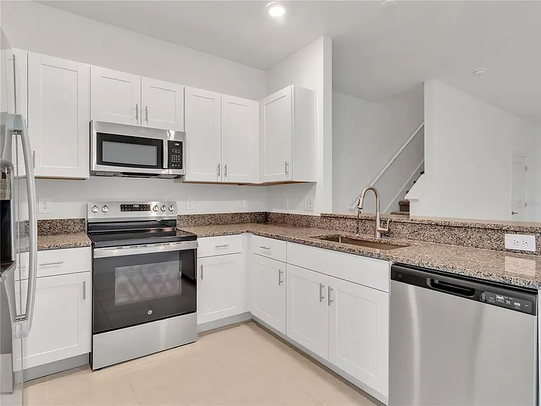 11331 E 65th Ter — Photo 7