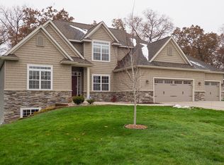 8668 Trout Bay St, Kalamazoo, MI 49009