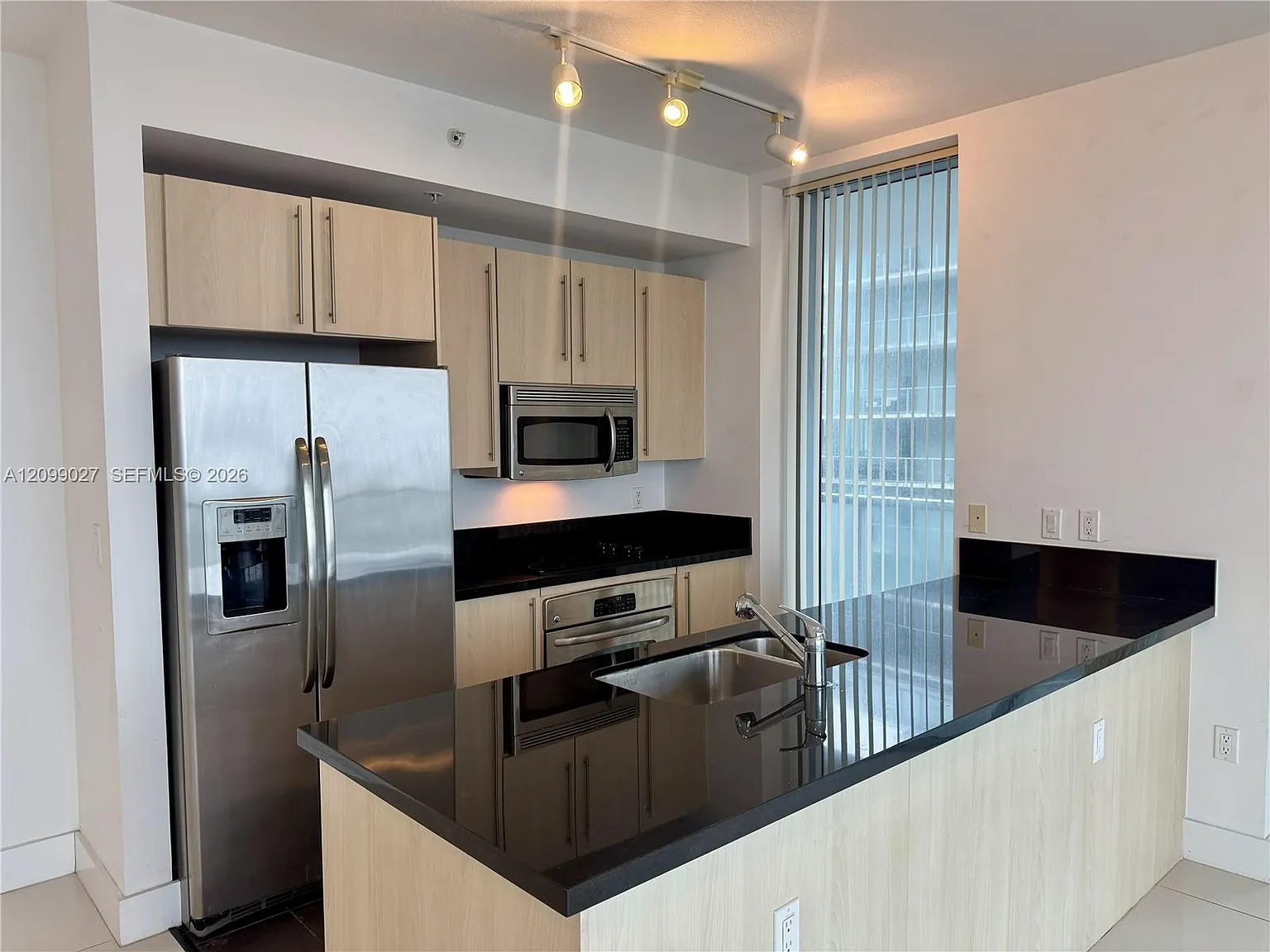 Axis/Brickell 02 Condo — Photo 2