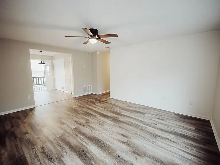 217 Mark Twain Cir — Photo 5