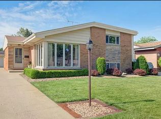 10829 Berkshire St, Westchester, IL