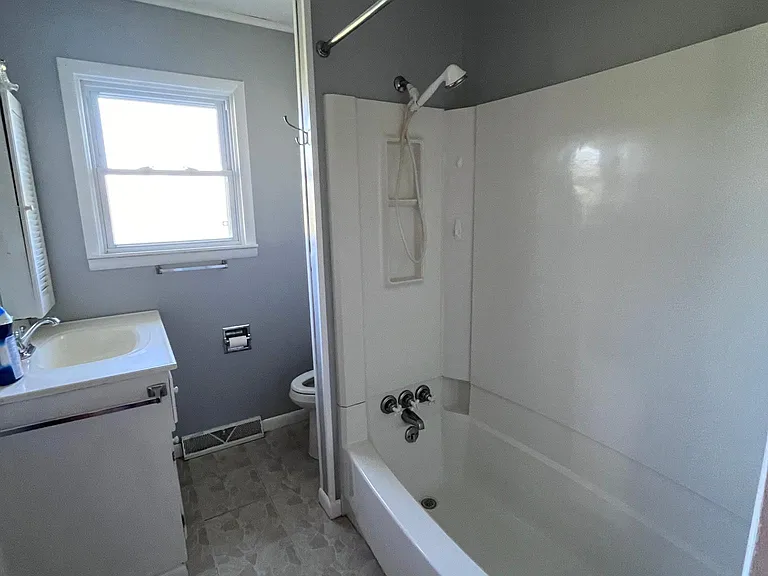 318 Washington St — Photo 7
