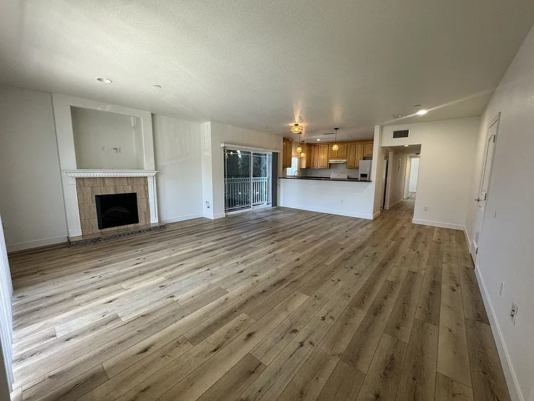 4077 Inglewood Blvd — Photo 2