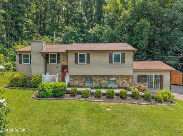 3453 Russellwood Dr, Rockford, TN 37853