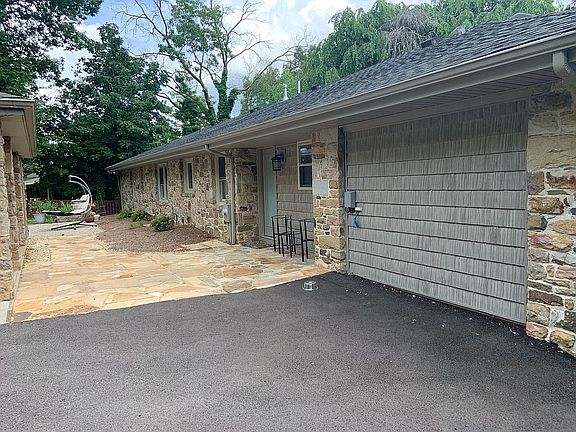 4th image of 3305 Woodland Dr