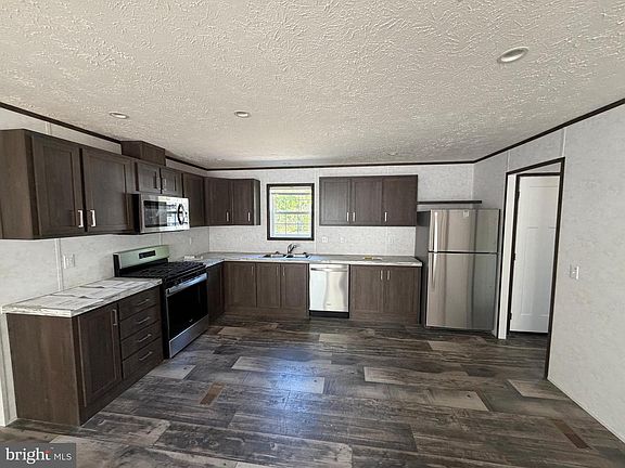 2nd image of 433 Poplar Rd