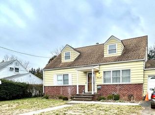 18-12 Greenwood Dr #1X, Fair Lawn, NJ 07410