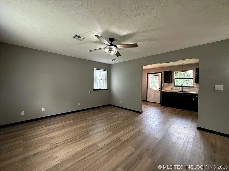606 Northwest St — Photo 8