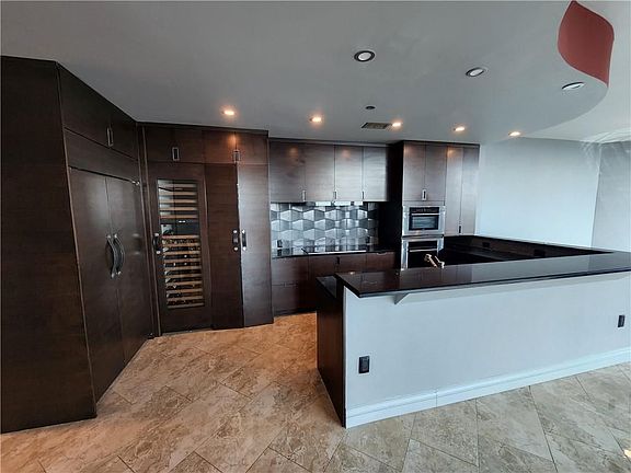 2nd image of 400 Peachtree St Nw #3916