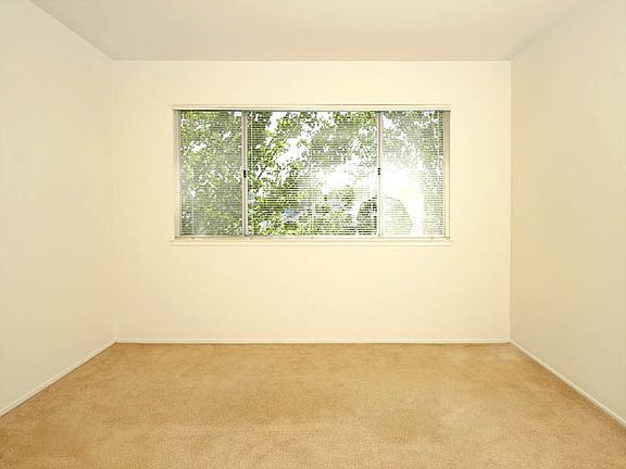 5th image of 330 Curtner Ave APT 8