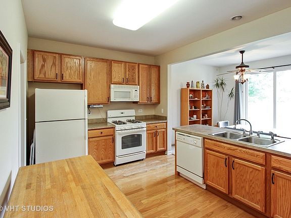 Well appointed kitchen for creating your gourmet meals