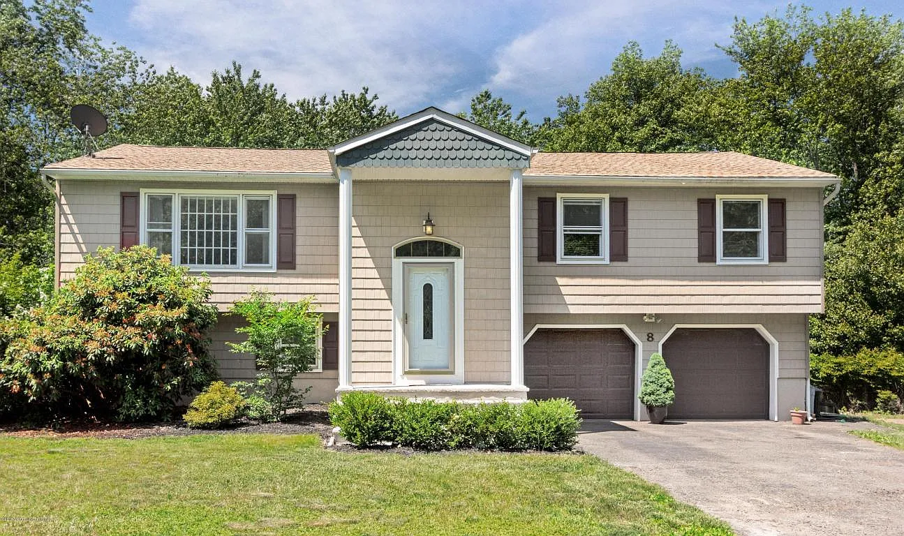 8 Arbach Ln photo 1