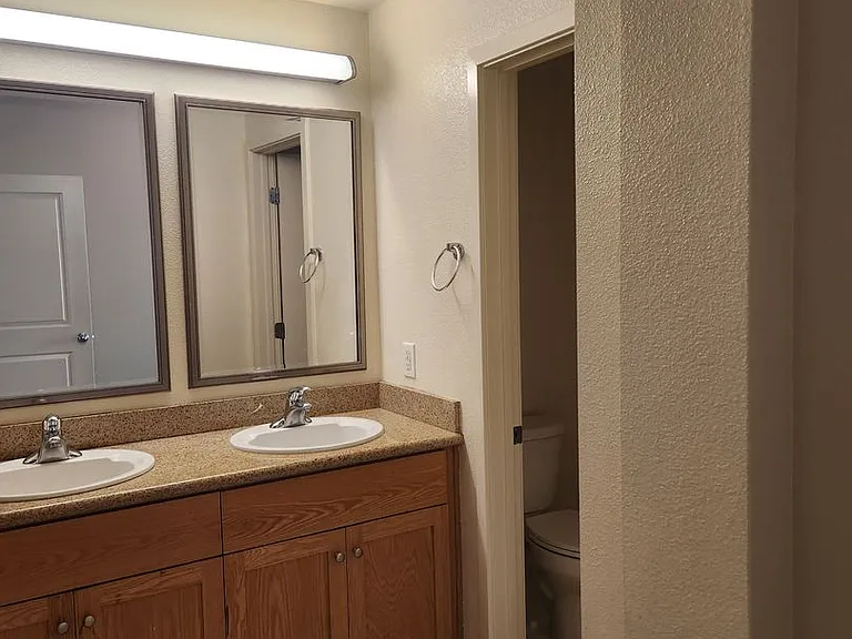 338 City Center Dr — Photo 14