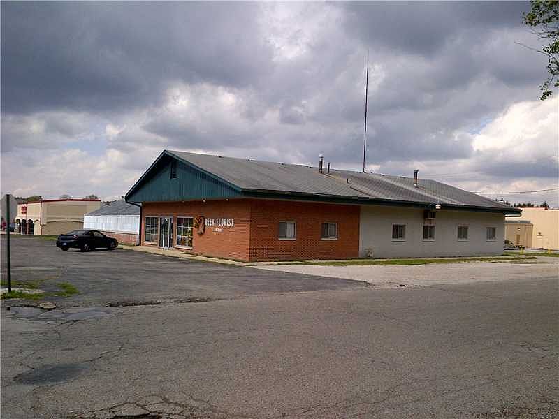 2nd image of 490 Indiana Ave